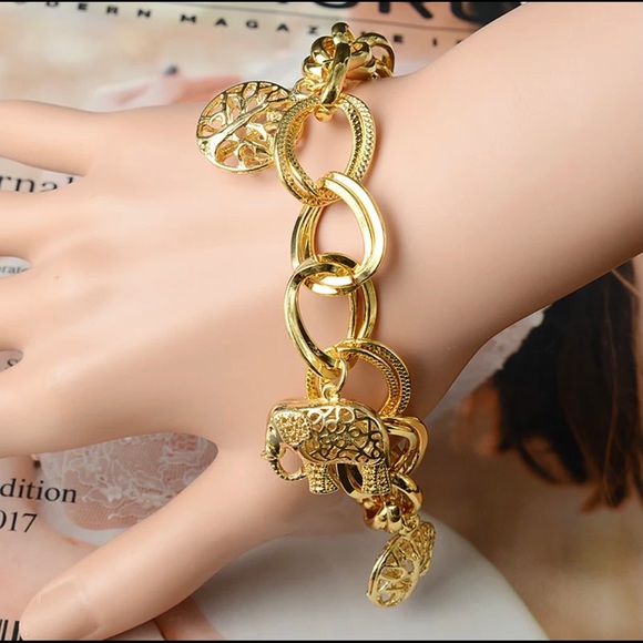 SOLD ON Ⓜ️ Stylish elephant charm bracelet - Picture 4 of 5